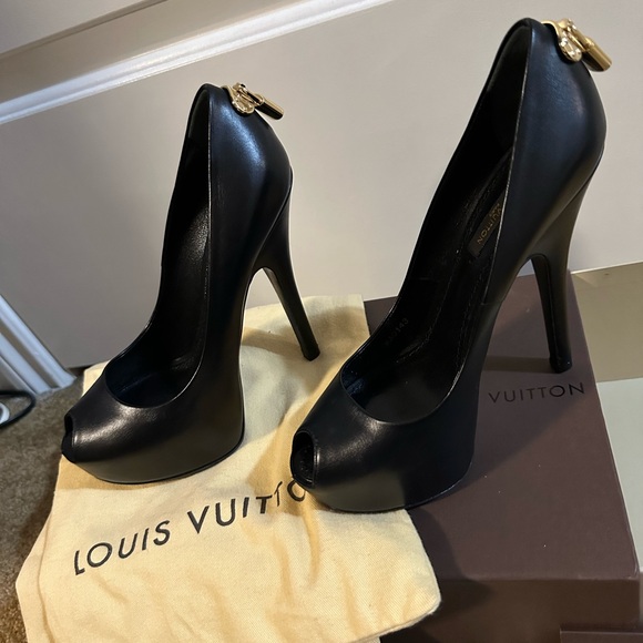 Louis Vuitton heels authentic - Picture 8 of 14